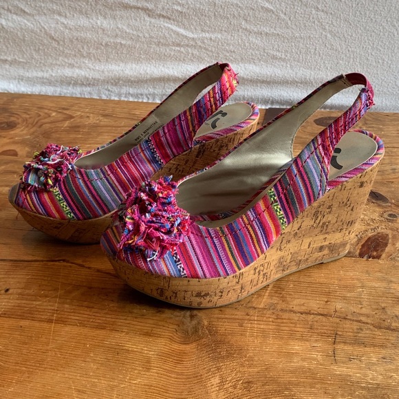 Report summer wedges bright stripes - Picture 1 of 5